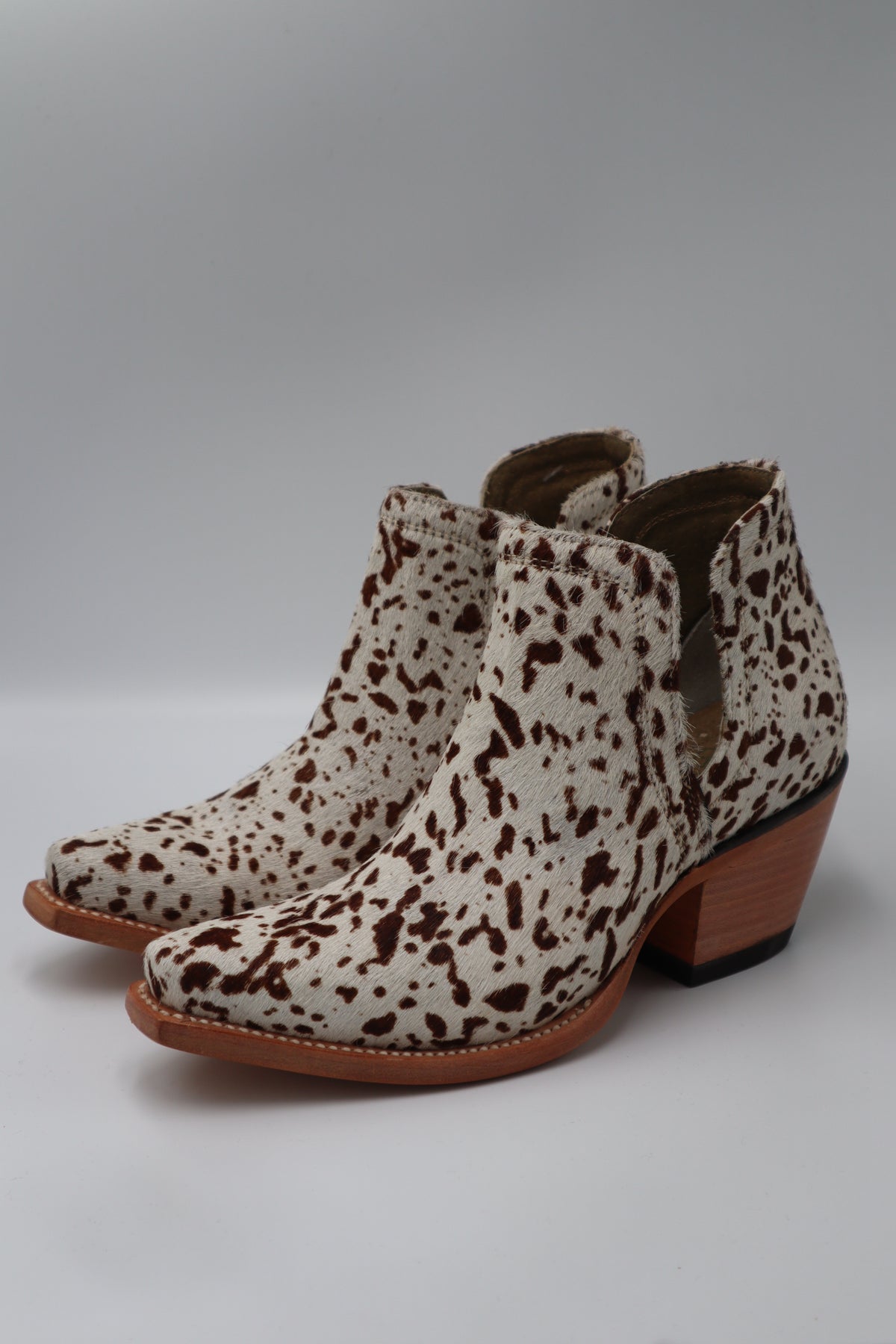 Women's Ariat Bootie - Dixon - Cow Hair On