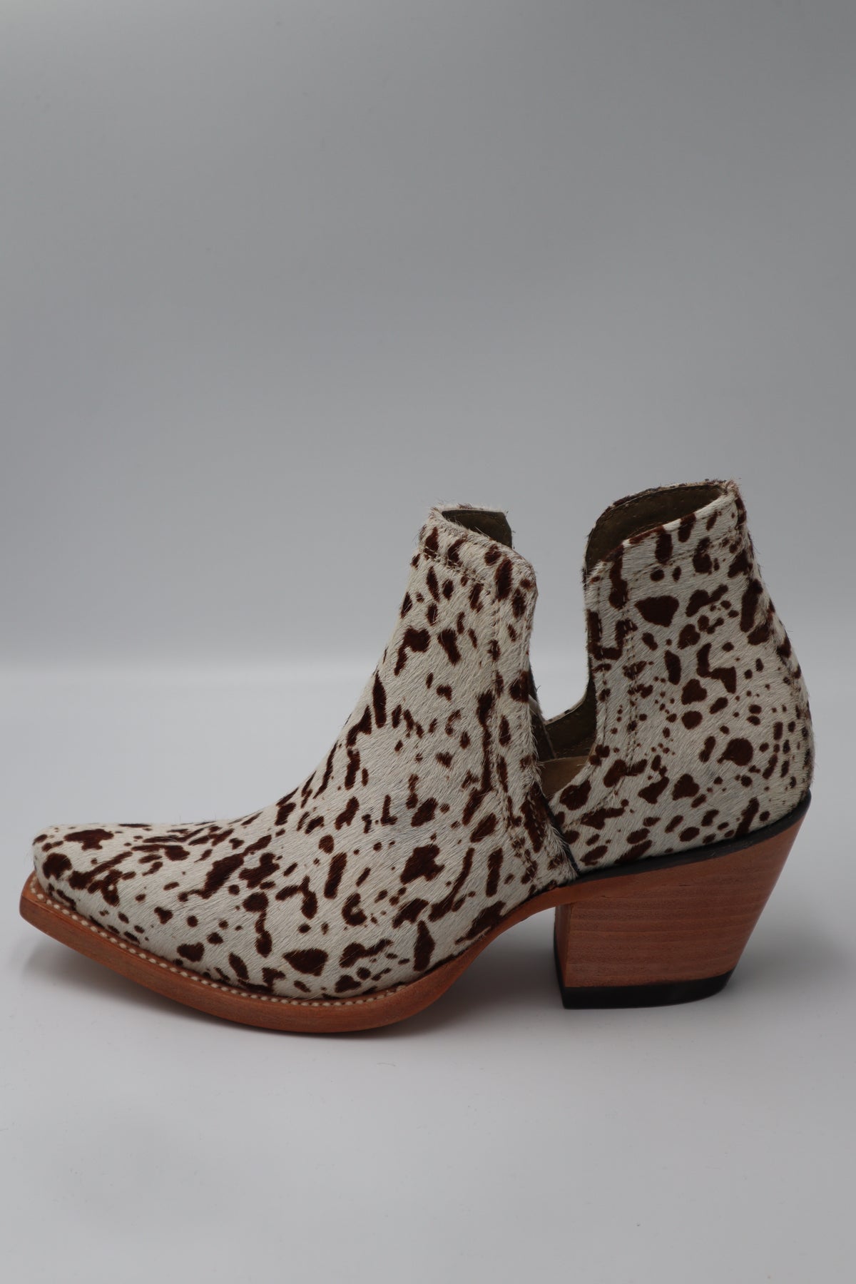 Women's Ariat Bootie - Dixon - Cow Hair On